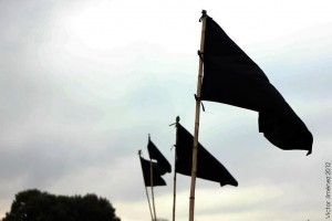luto black flags