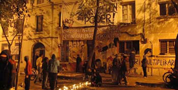 Resistance to police raids on the Sacco and Vanzetti squat